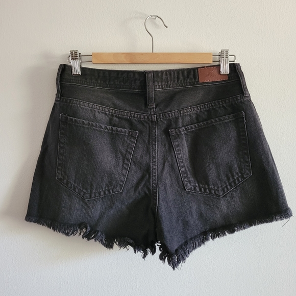 HOLLISTER | Highrise Mom Short 3" Black Denim - Picture 5 of 5